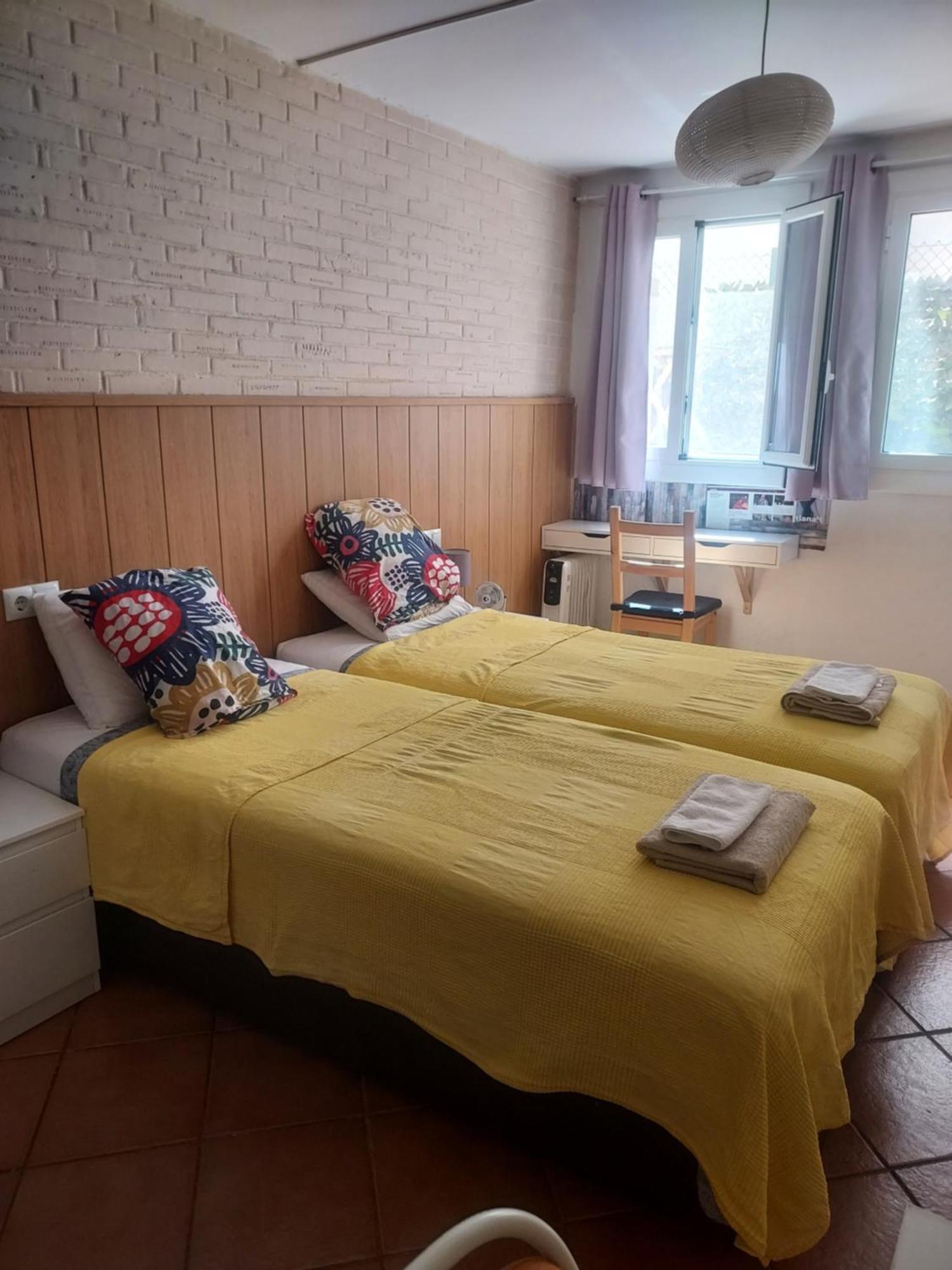 Barcelona Village Homestay Tiana Exterior foto