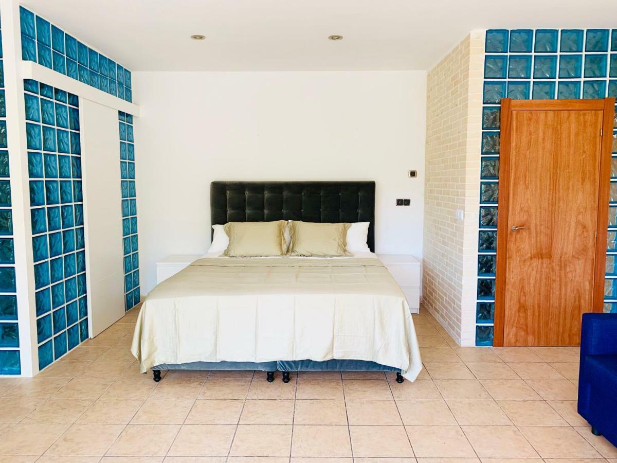 Barcelona Village Homestay Tiana Exterior foto