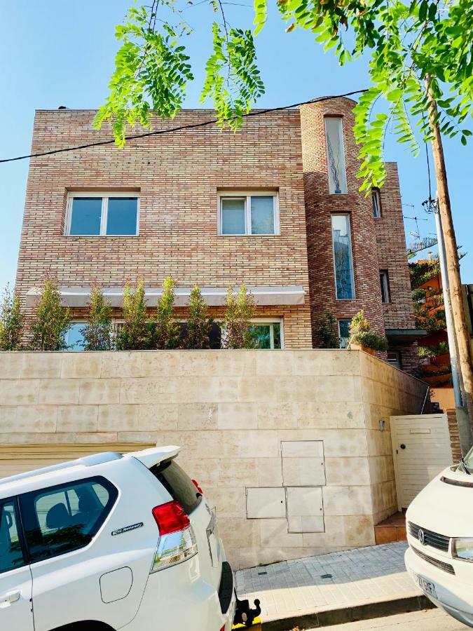 Barcelona Village Homestay Tiana Exterior foto