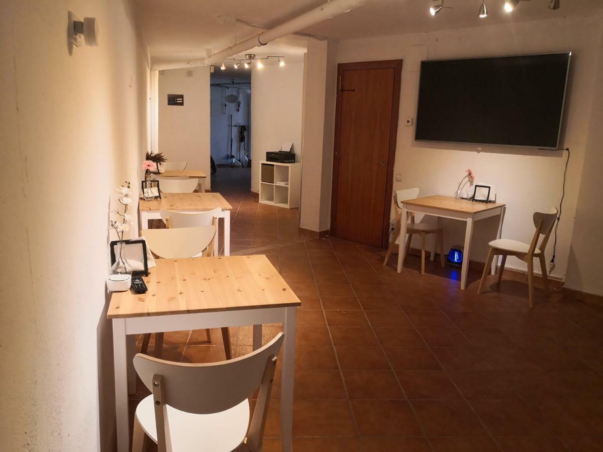 Barcelona Village Homestay Tiana Exterior foto