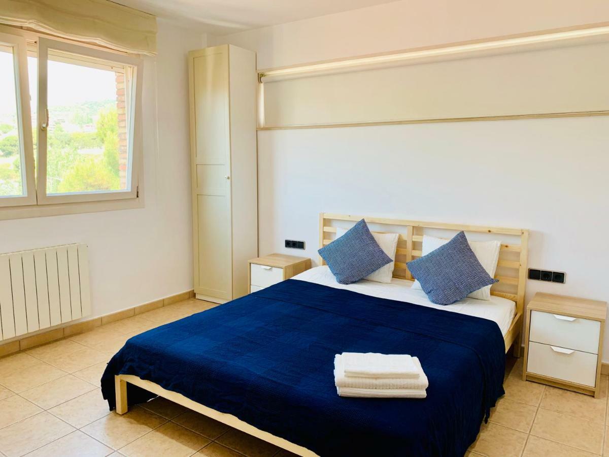 Barcelona Village Homestay Tiana Exterior foto