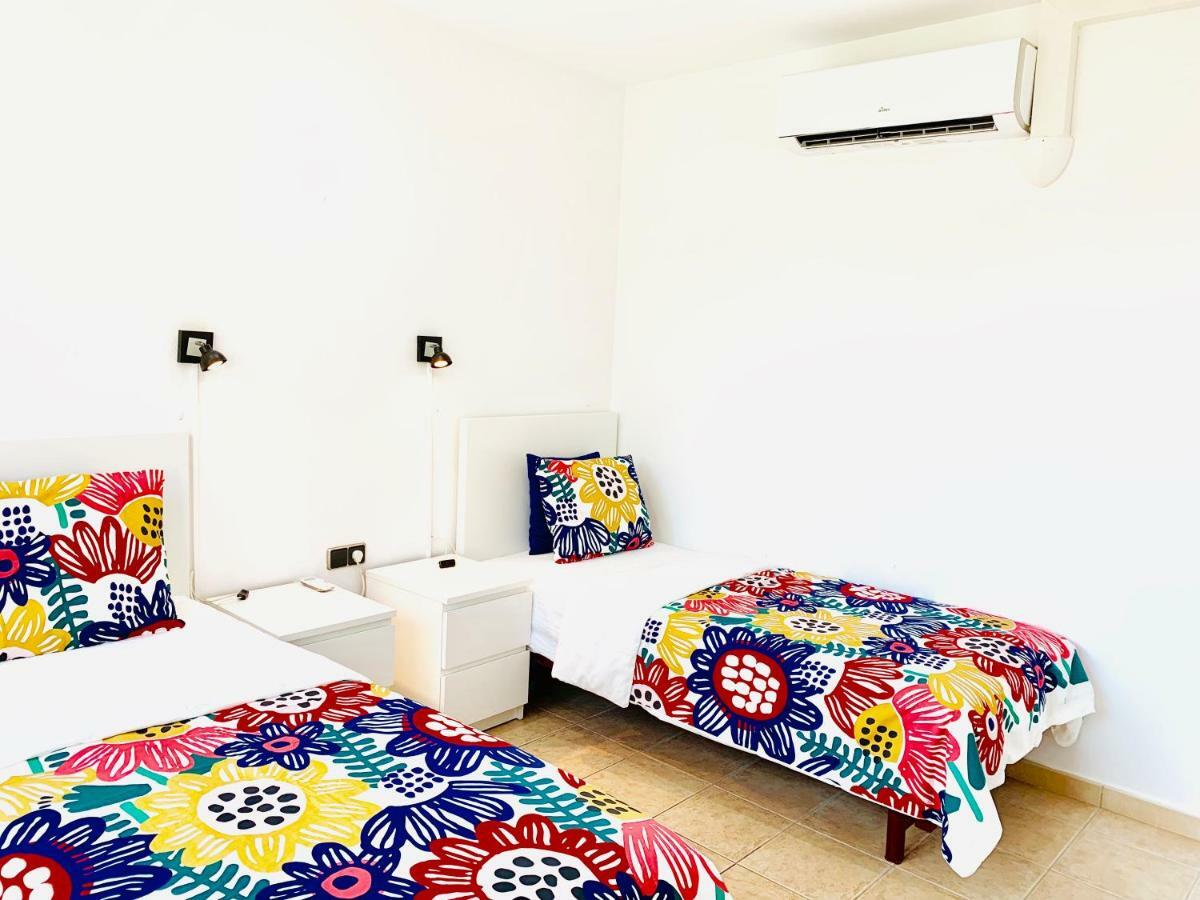 Barcelona Village Homestay Tiana Exterior foto